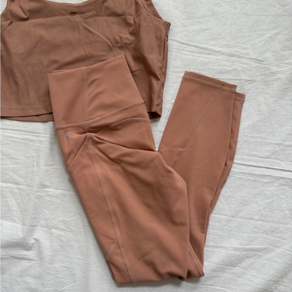Fabletics Women's Tan workout top and leggings matching set - Picture 4 of 4